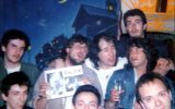 Fish and Pete with italian fan club members: Fanfula Pub, Milan - 14.05.1987 - Photo by Roberto Cangioli